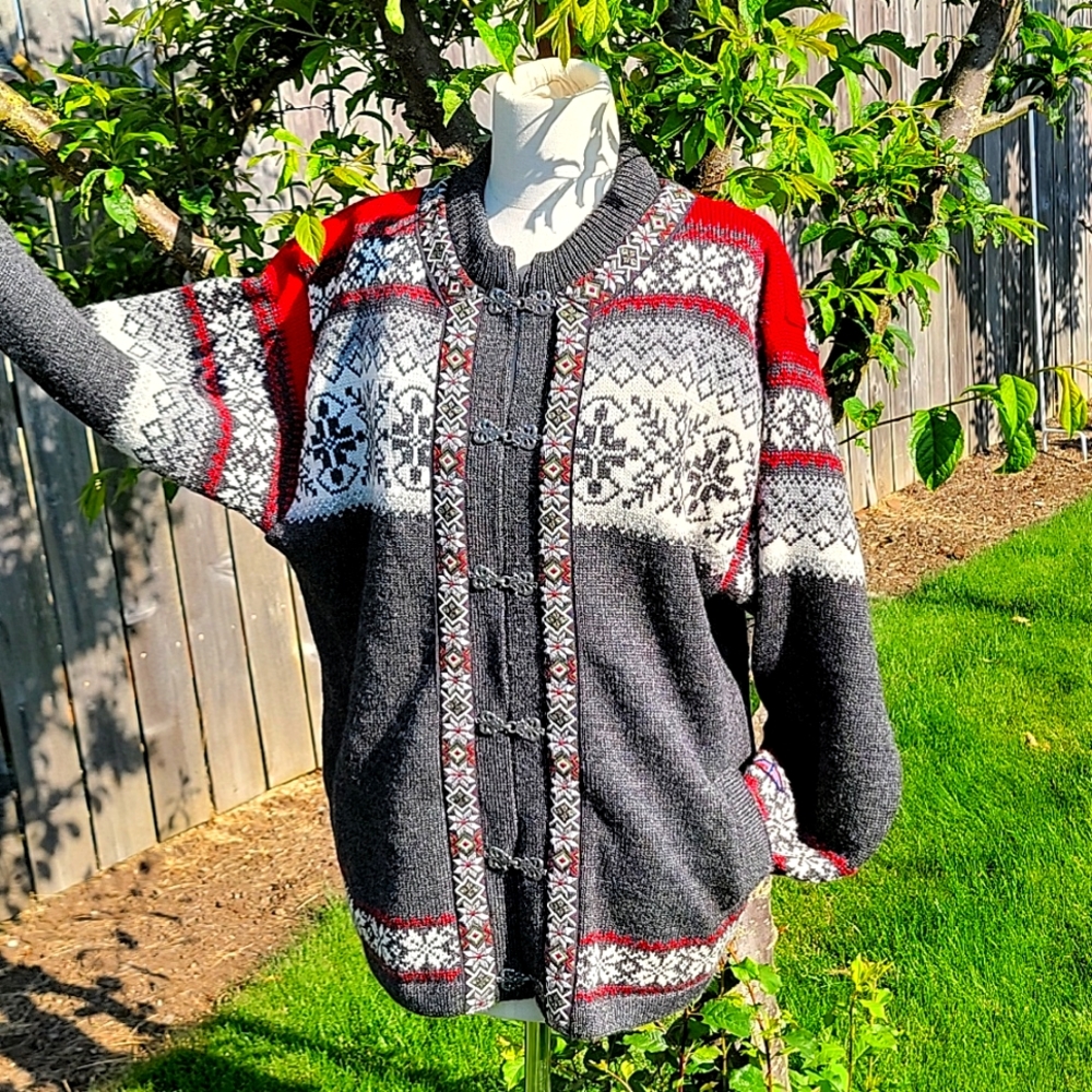 NORSKWEAR 100% Wool Sweater